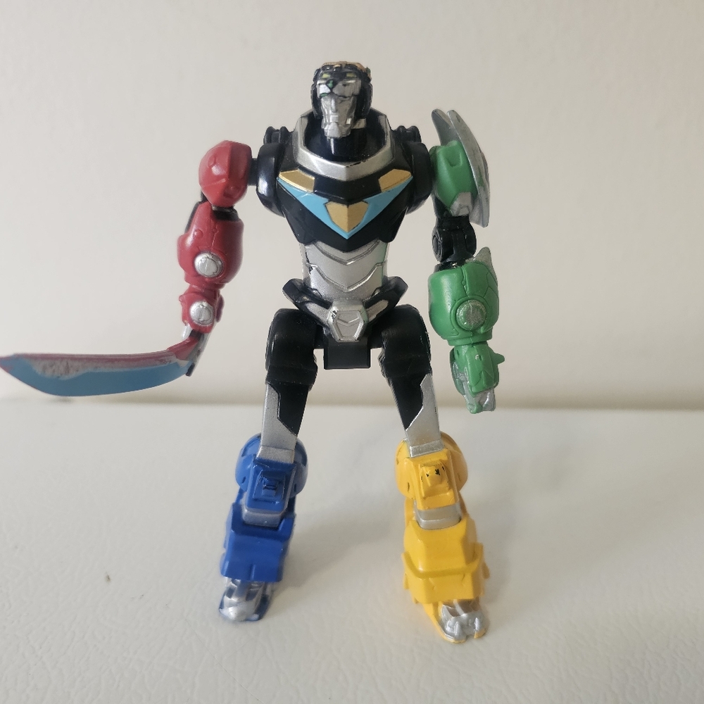 2017 Voltron Legendary Defender 6" Sword Attack Voltron Playmates Action Figure